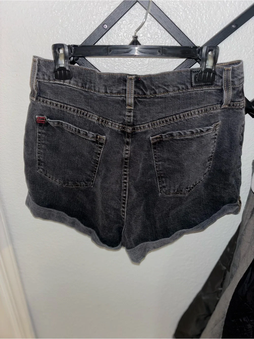BDG Urban Outfitters Mom High Rise Denim Shorts Black Size 32 Womens - Picture 4 of 4
